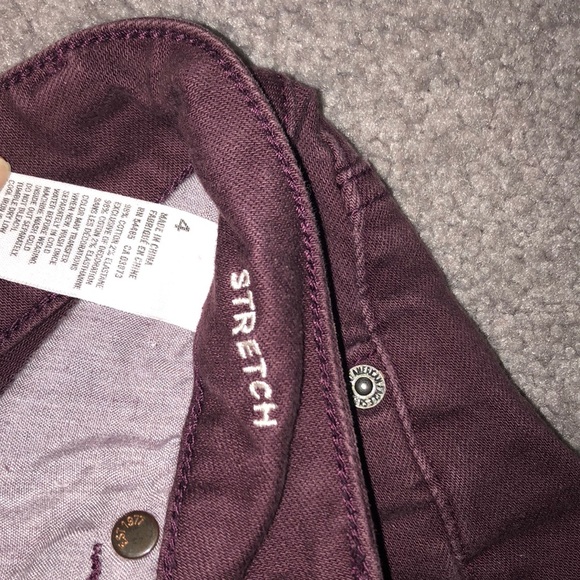 American Eagle maroon jean shorts - Picture 4 of 4